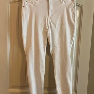 Time and Tru Women's Skinny Jeans in White